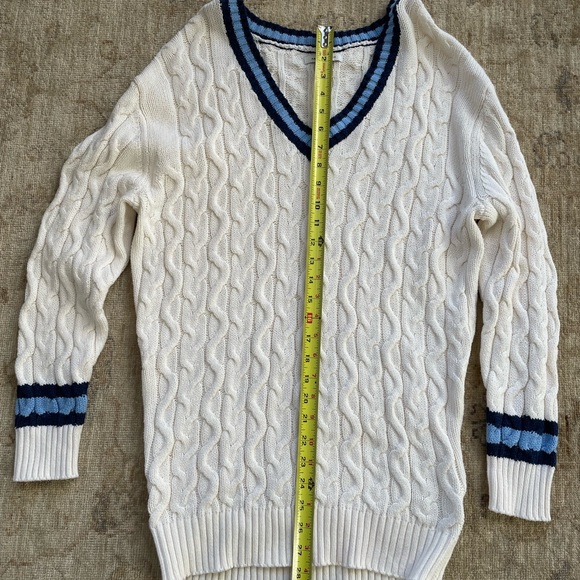 American Eagle Oversized Cable Knit V Neck Sweater, Cream, Size S - Picture 5 of 7